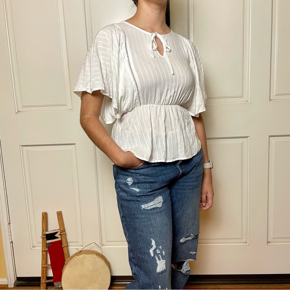Francesca’s Alya White Blouse Boho Peasant Style Peplum Top Size XS - Picture 2 of 10